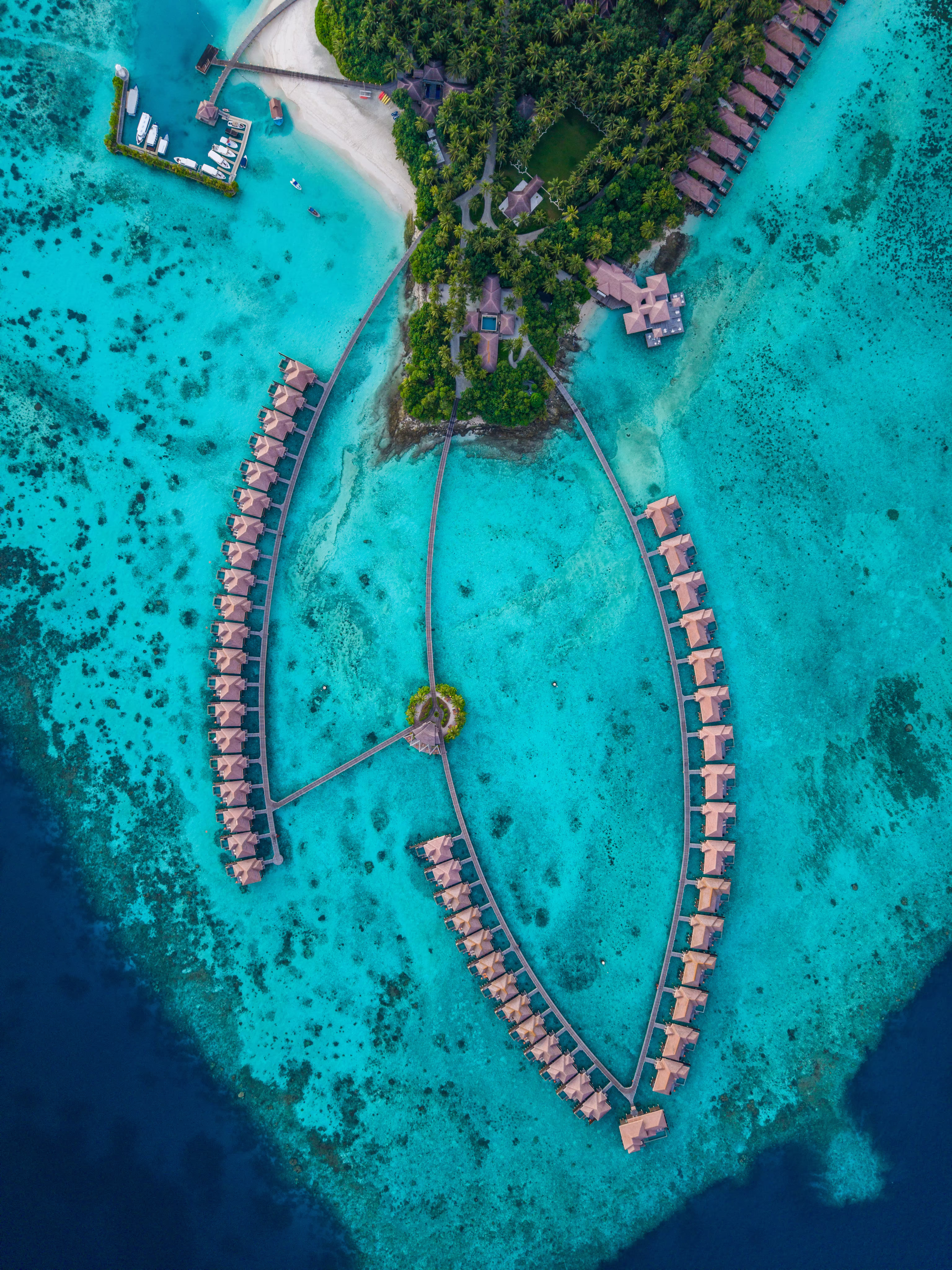 aerial views gaafu dhaalu atoll maguhdhuvaa island