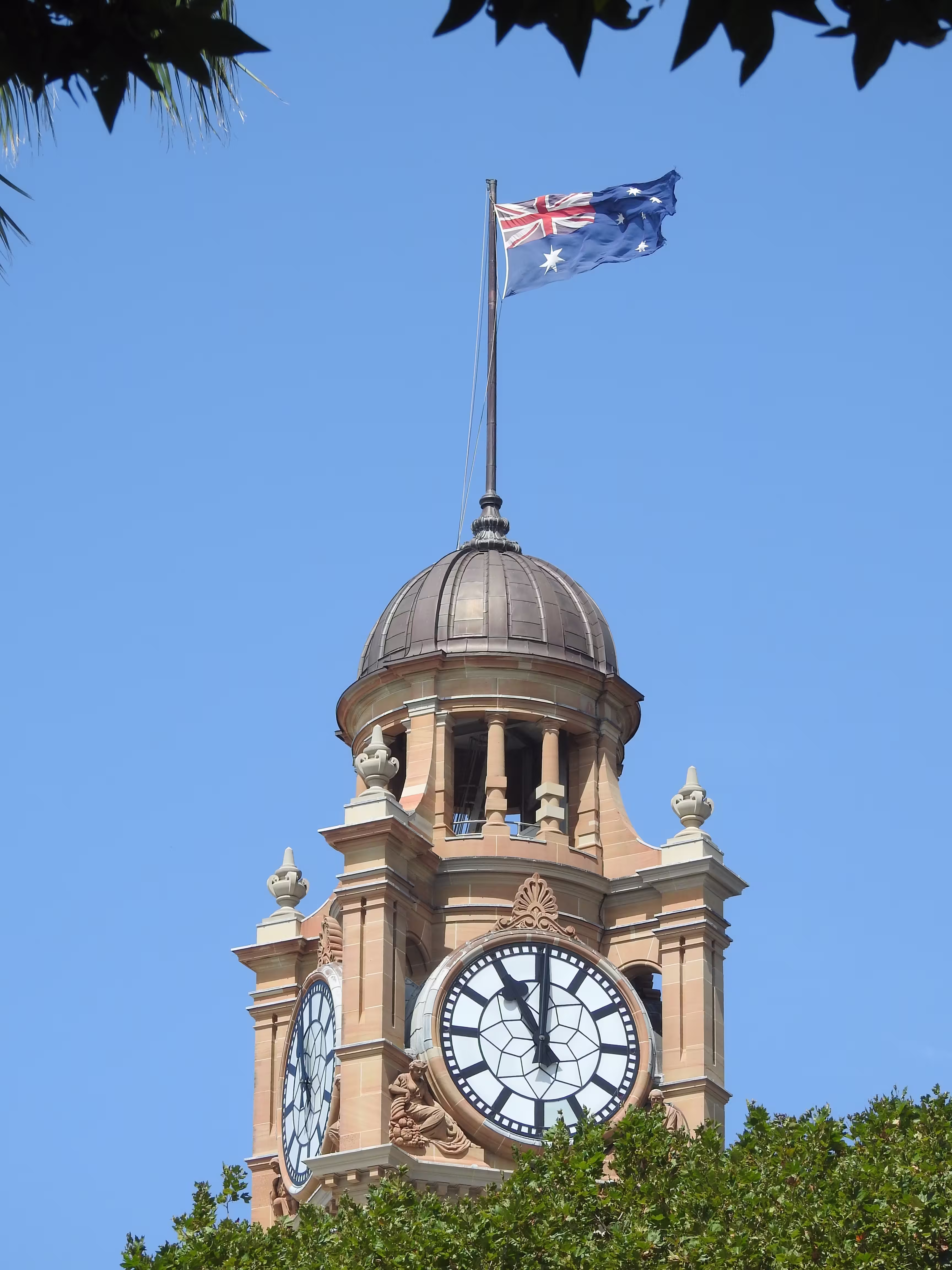 australian-national-flag-sydney-central-station