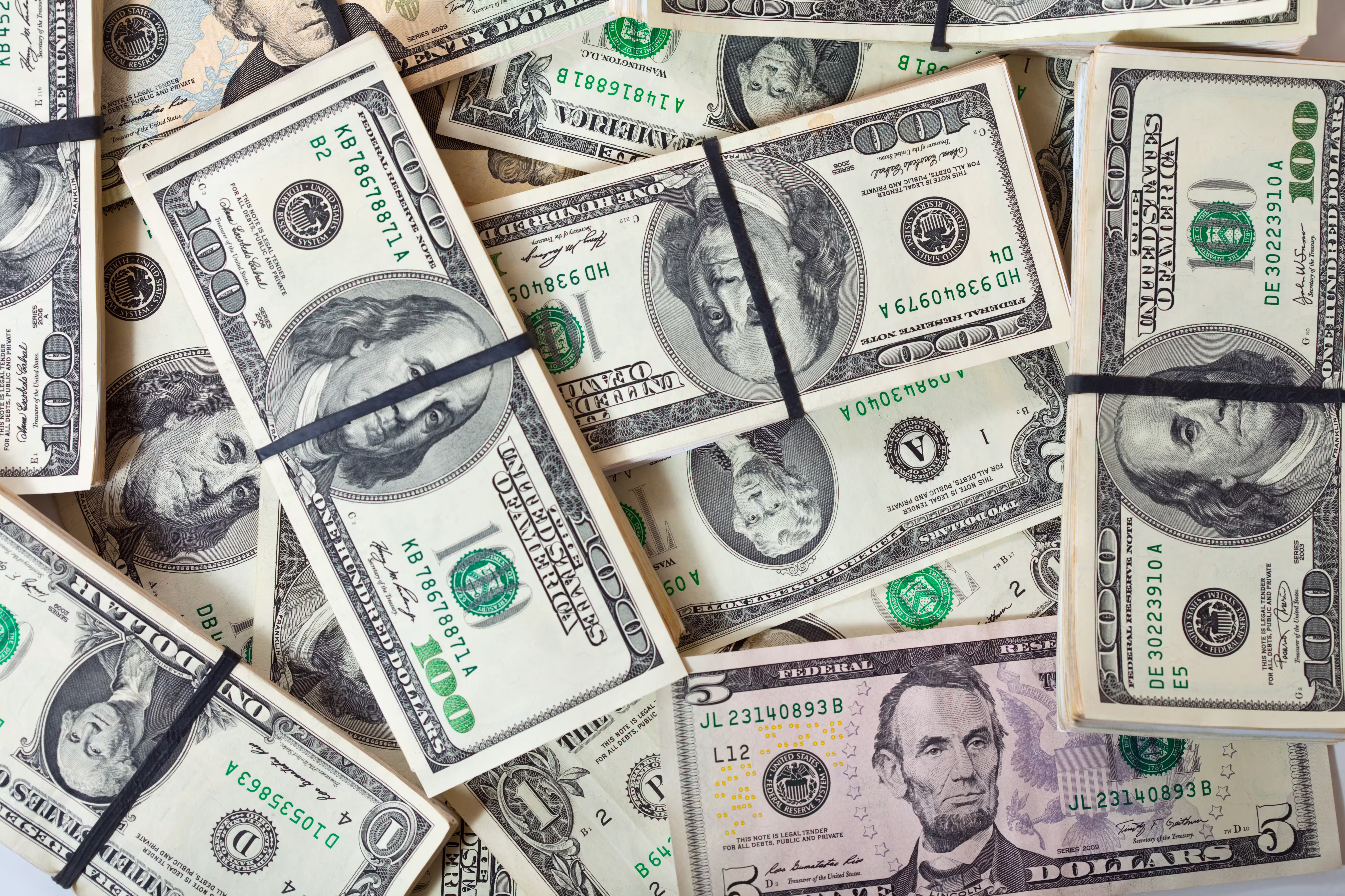 Dollar banknotes as proof of sufficient funds for international travel