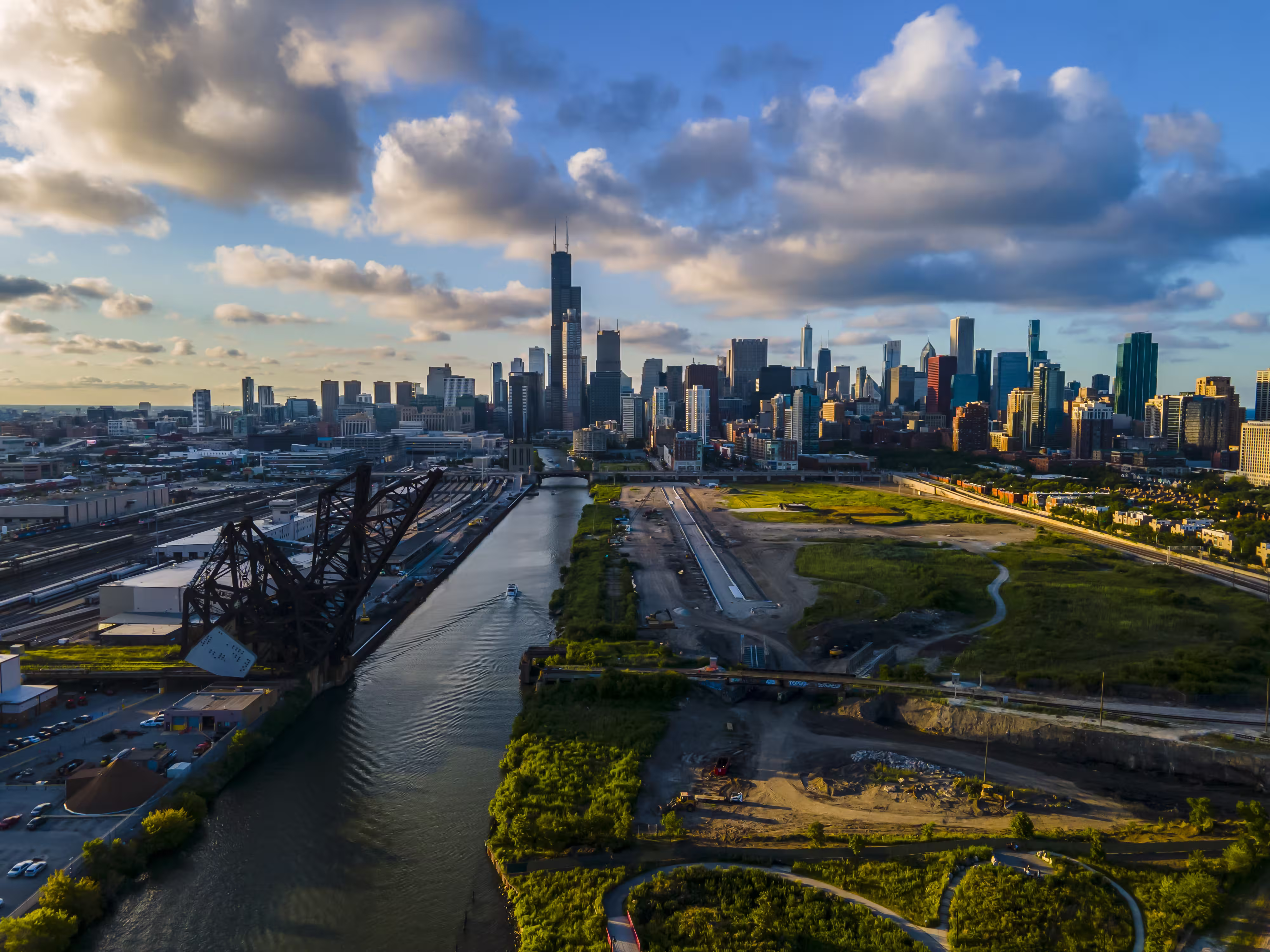 chicago-beautiful-metropolis-skyline-sunset-along-