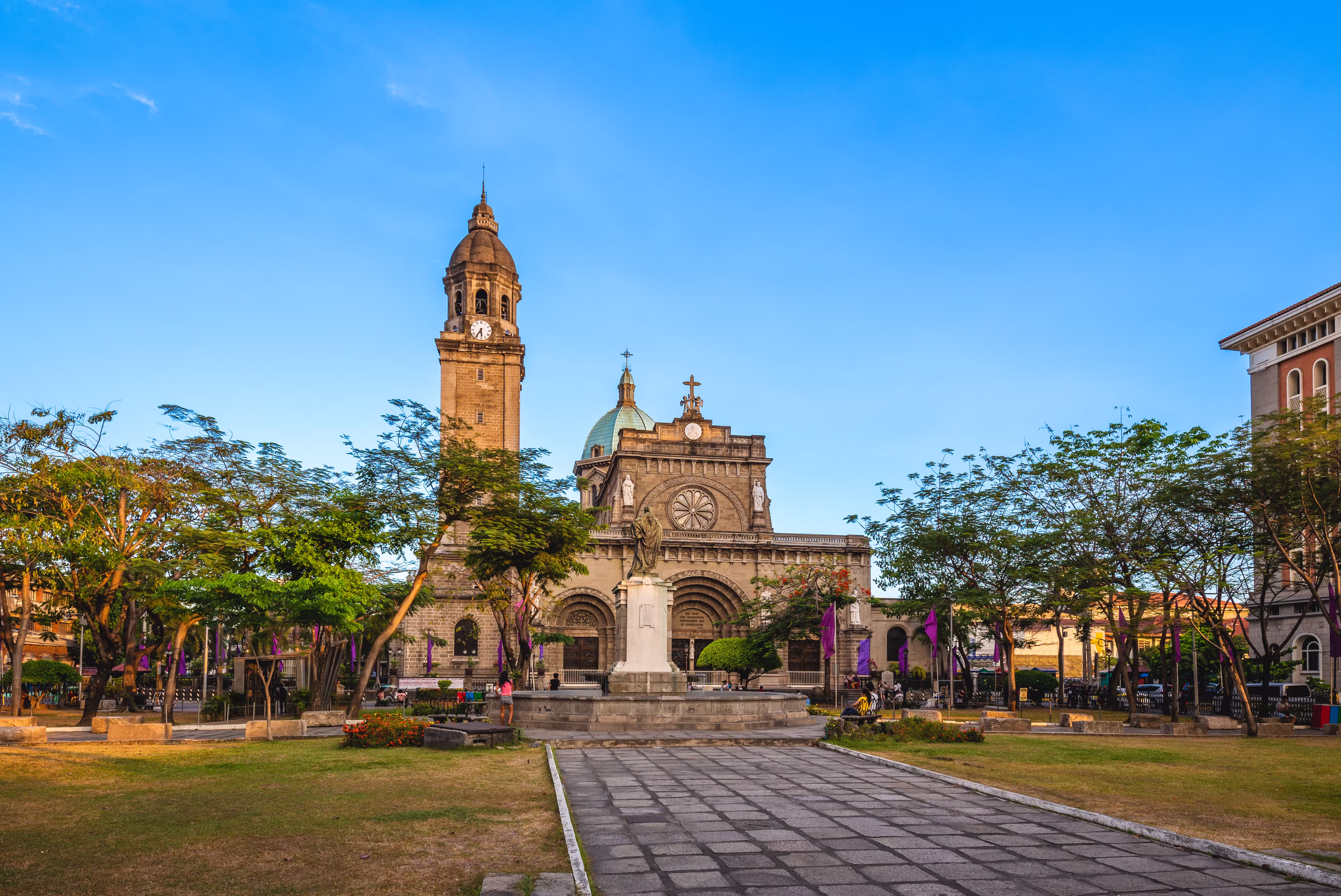 manila-cathedral-intramuros-manila-philippines_2
