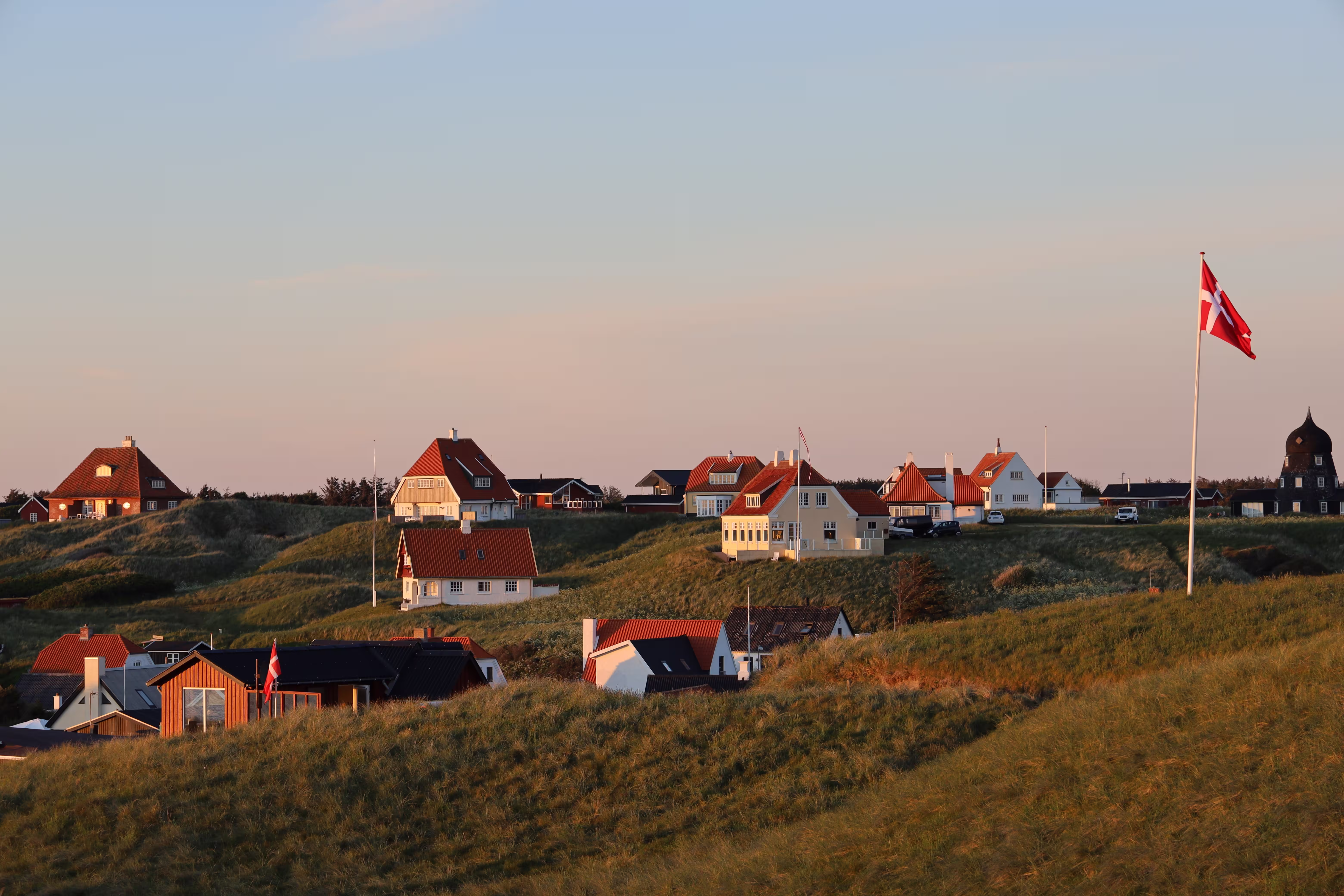 white-houses-hill-img