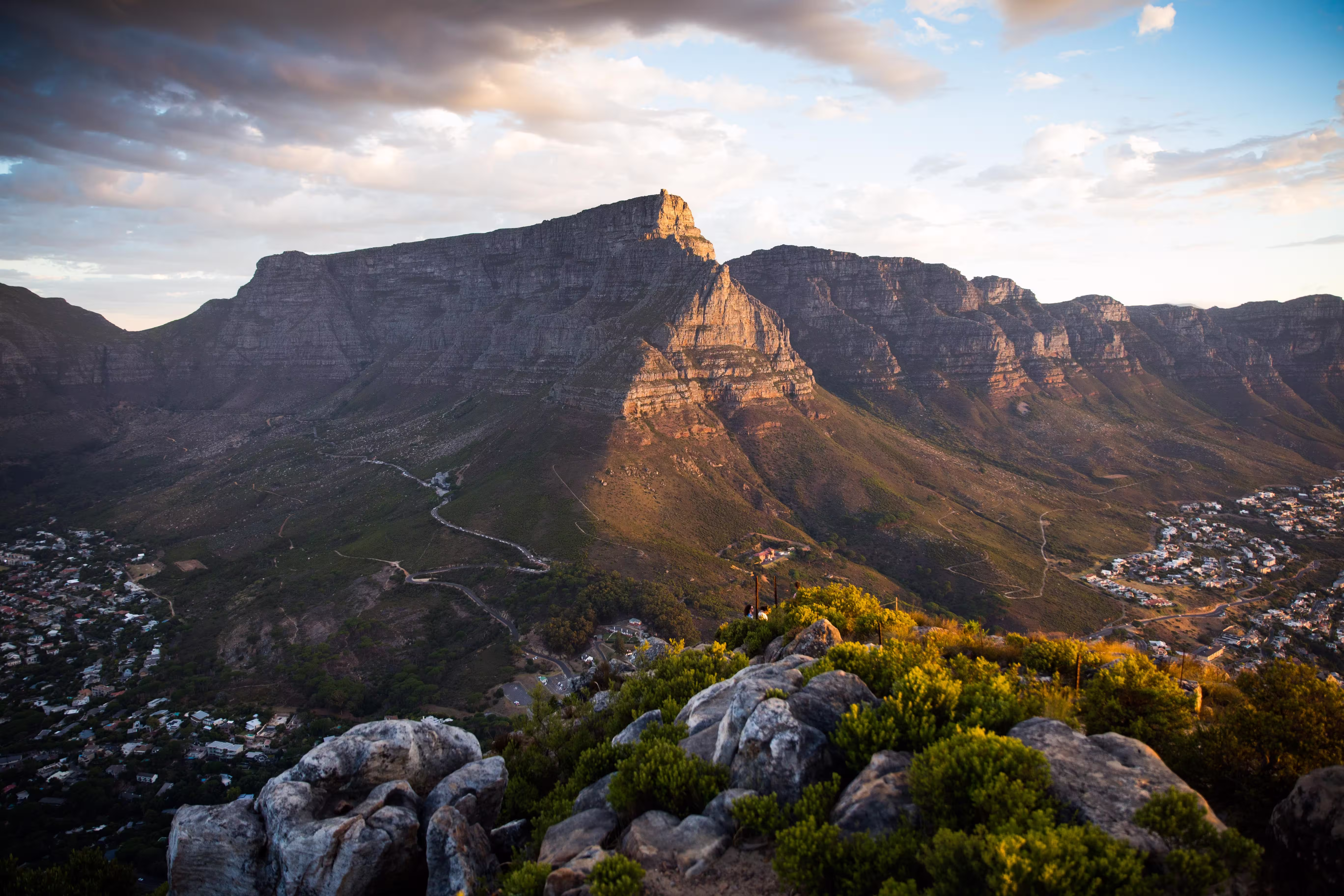scenic-view-mountains