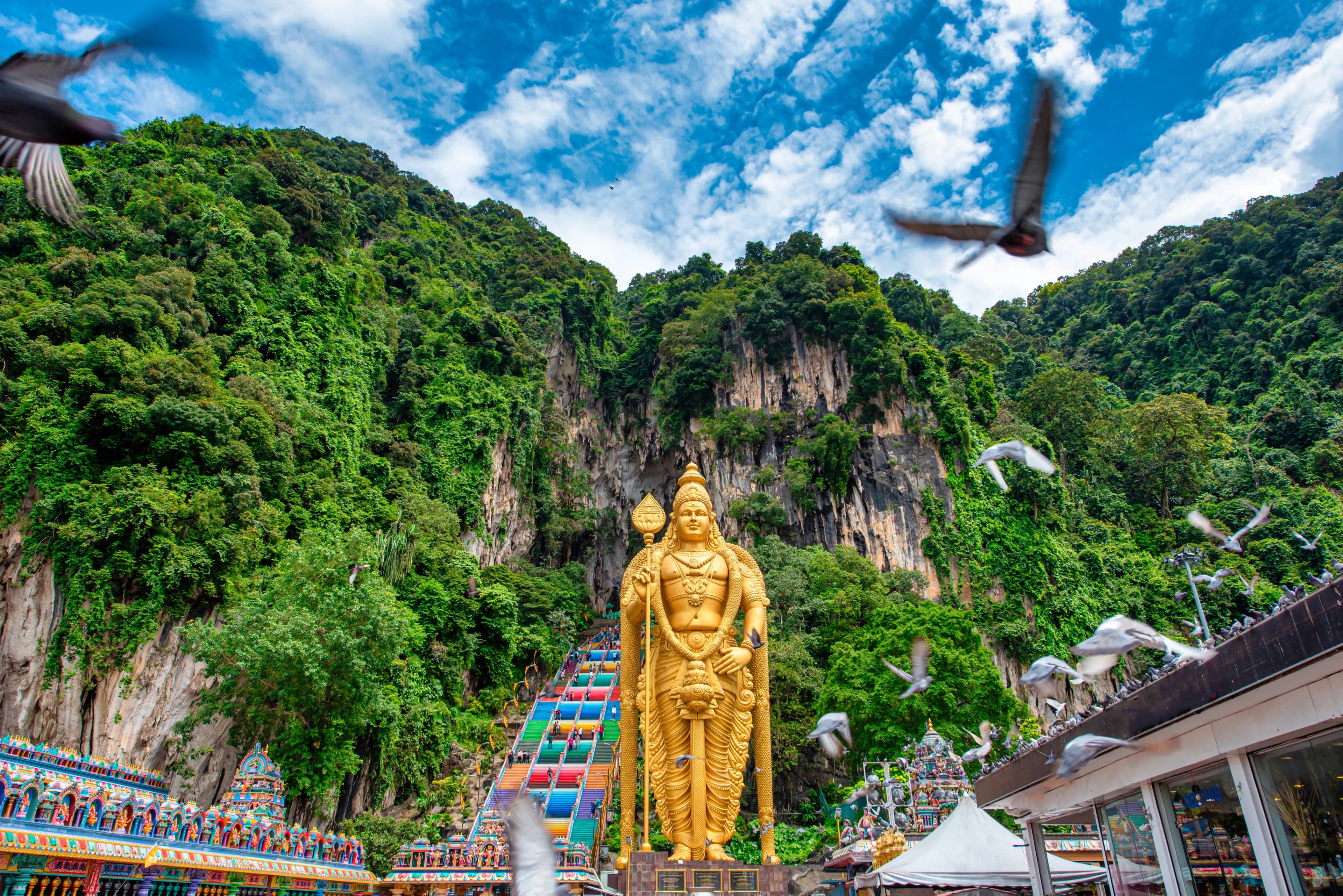 statue-lord-muragan-entrance-batu-caves-kuala-lump-img