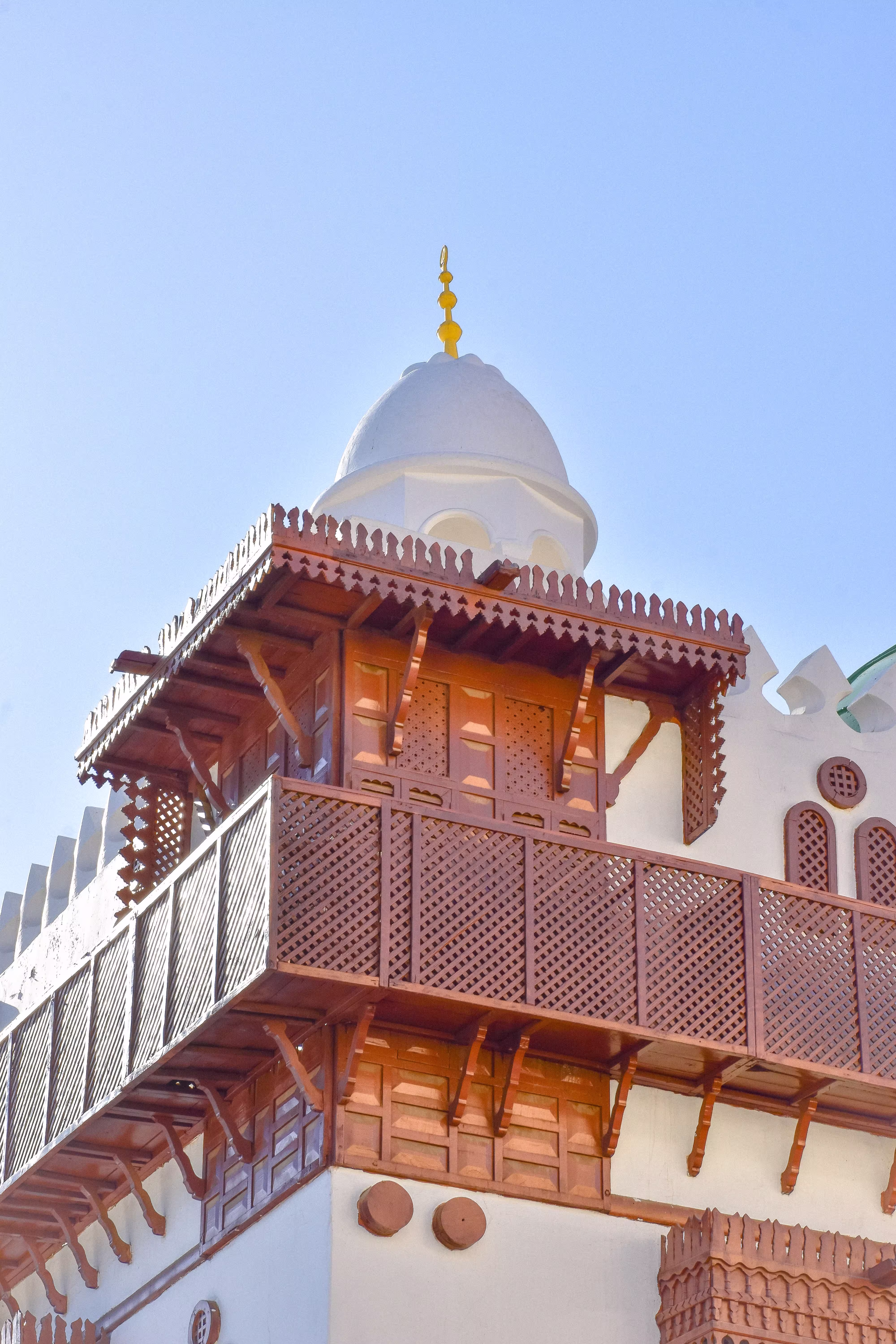traditional-saudi-arabian-architecture-with-dome